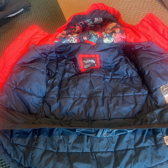 North Face Girls Ski Coat Size XS - Picture 4 of 7
